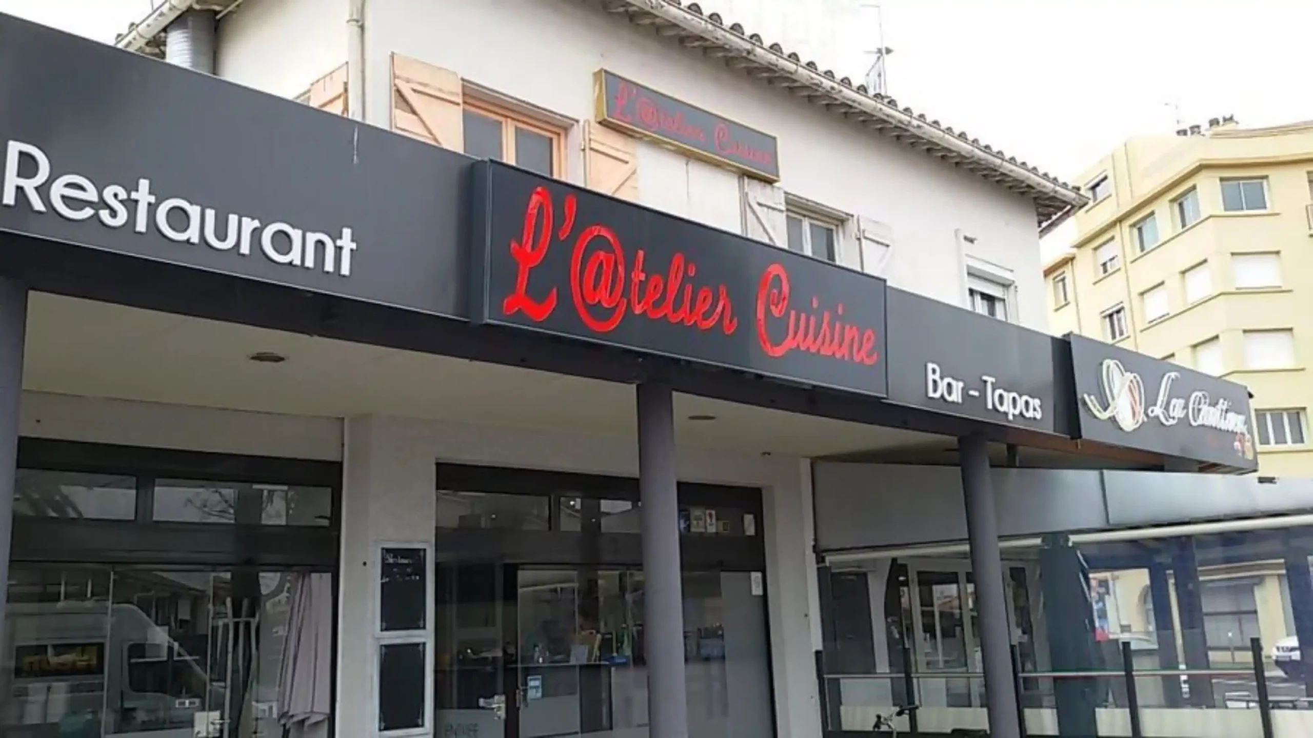 enseigne-latelier-cuisine-restaurant-tapas-scaled-1