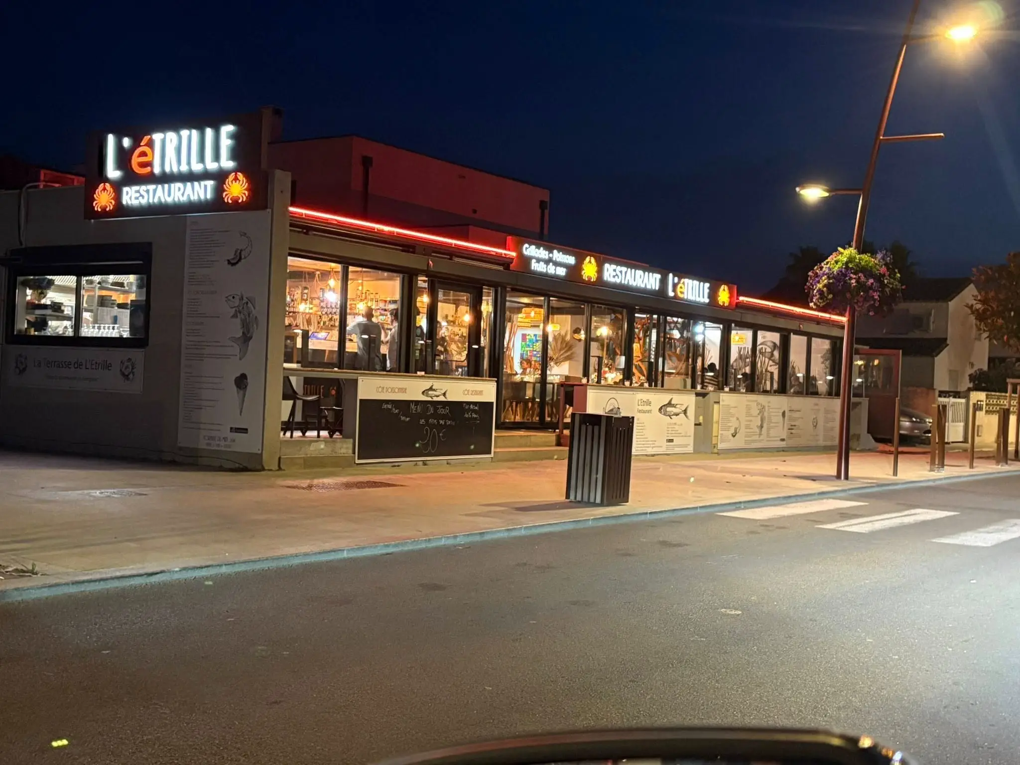 enseigne-lumineuse-l-etrille-restaurant
